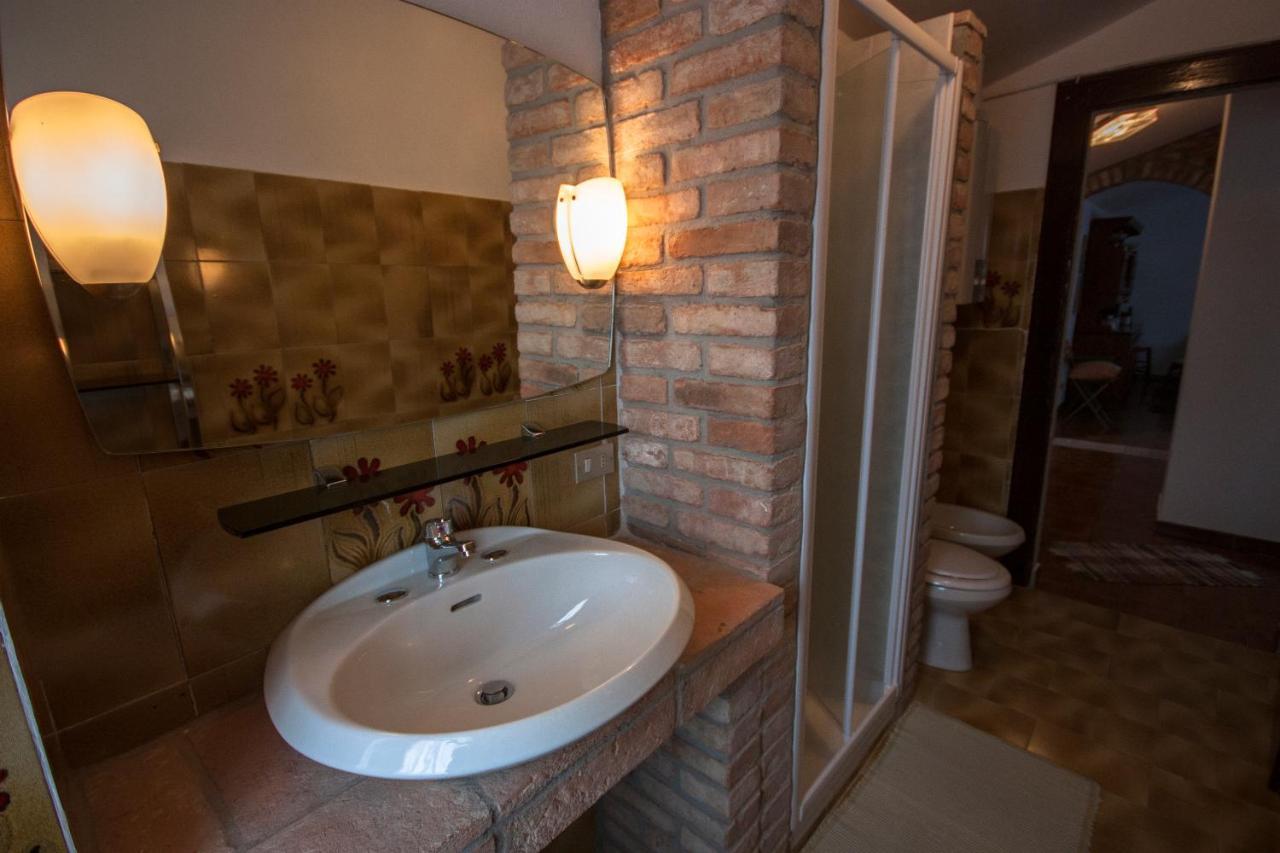La Corte Di Nando Varzi Exteriér fotografie